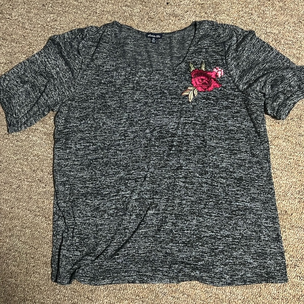 Olivia Blu Size 2X Womens sweater tshirt blouse